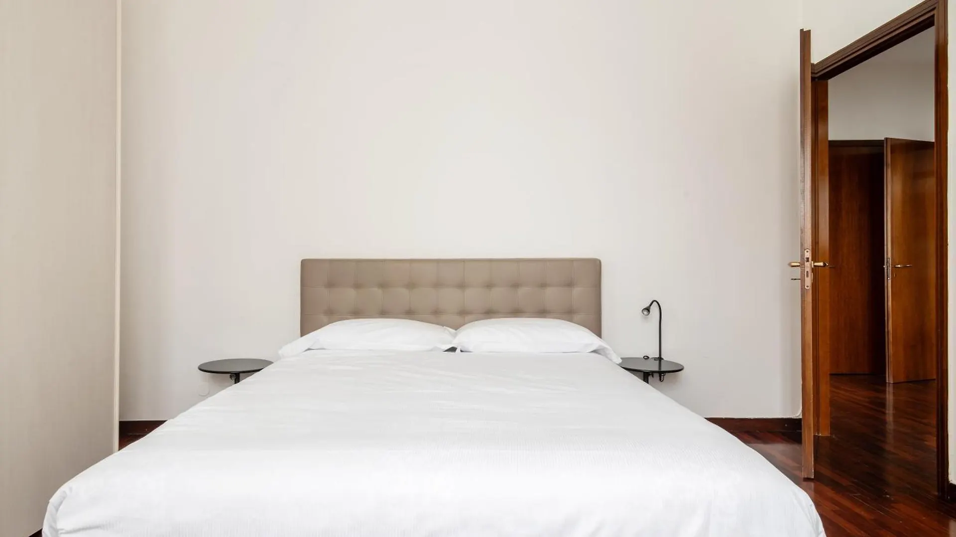 Wonderful Three-Room Apartment Just Few Minutes Away From Mm Tricolore Milan