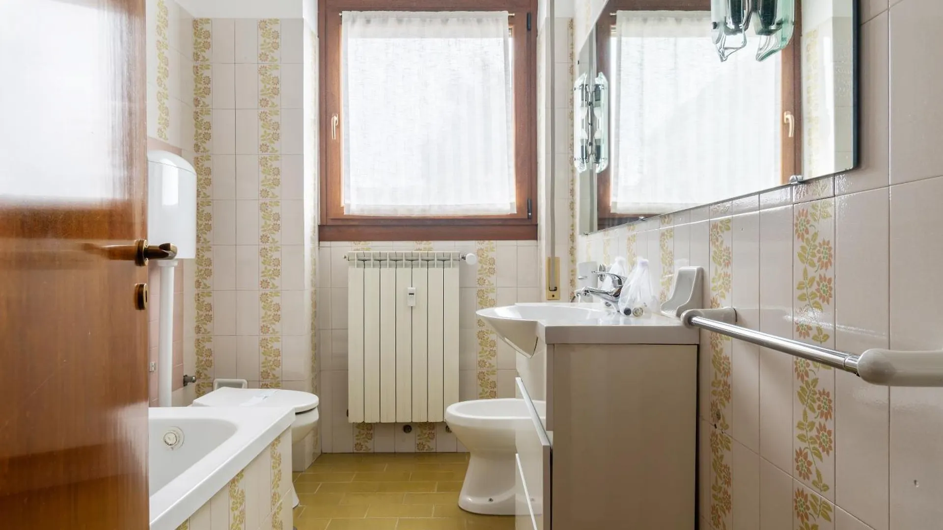 Wonderful Three-Room Apartment Just Few Minutes Away From Mm Tricolore Milan 0*,  Italy